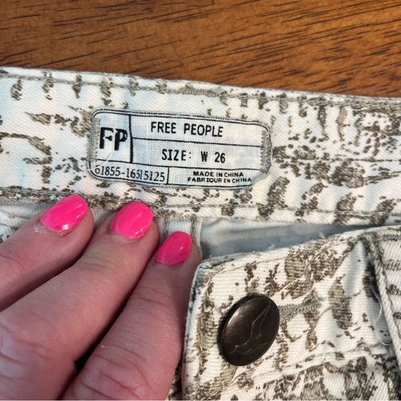 Free People cream Beige design denim pants stretch size 26 - Picture 3 of 10
